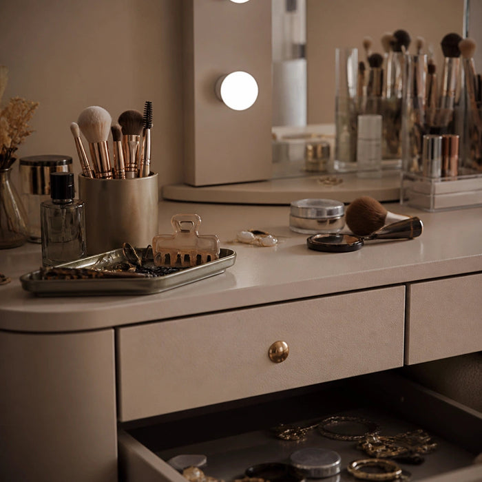 Makeup storage
